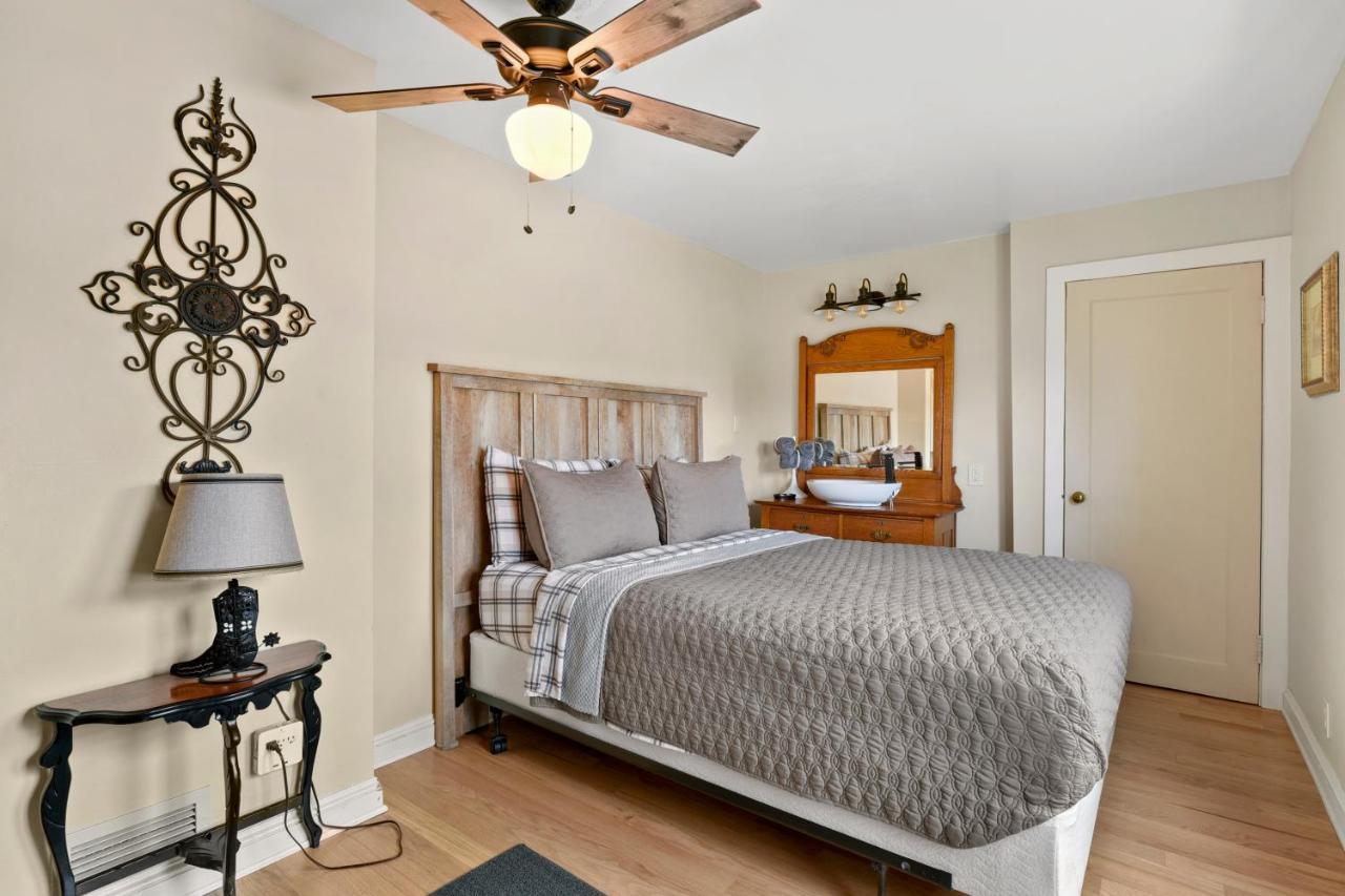 Garden City House With Hot Tub Colorado Springs Dış mekan fotoğraf